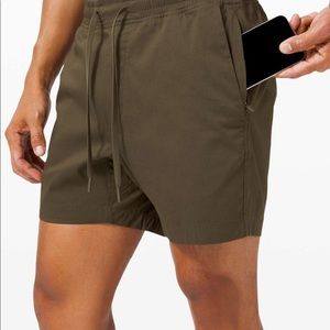 Lululemon Bowline Short 4” in Dark Olive DKOV